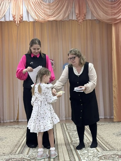 C:\Users\user\Desktop\Советский новогодний корпоротив\photo_5280624907496655757_y.jpg