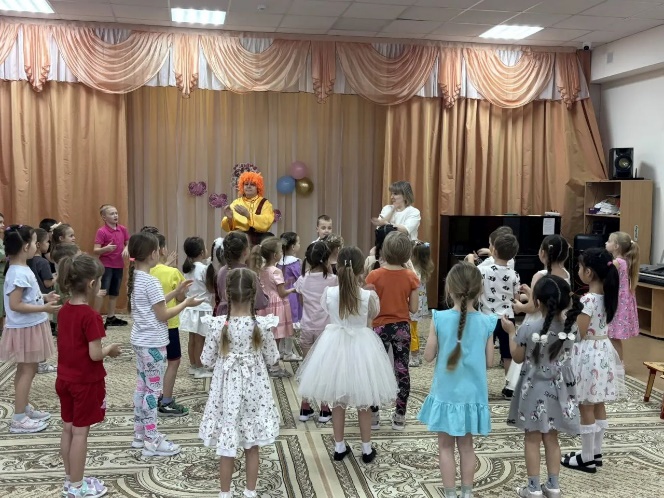C:\Users\user\Desktop\Советский новогодний корпоротив\photo_5280624907496655758_y.jpg